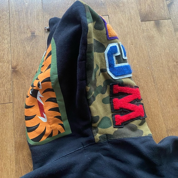 BAPE shark full zip up hoodie w/Camo head - Picture 6 of 15